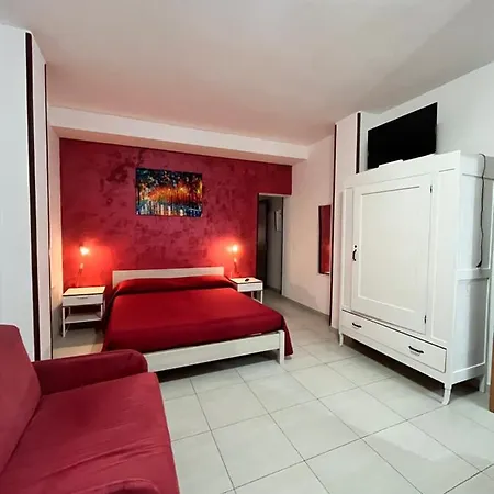 Monolocale Rosso - A Casa Di Ludovica E Martina