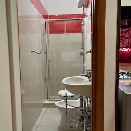 Monolocale Rosso - A Casa Di Ludovica E Martina Apartment